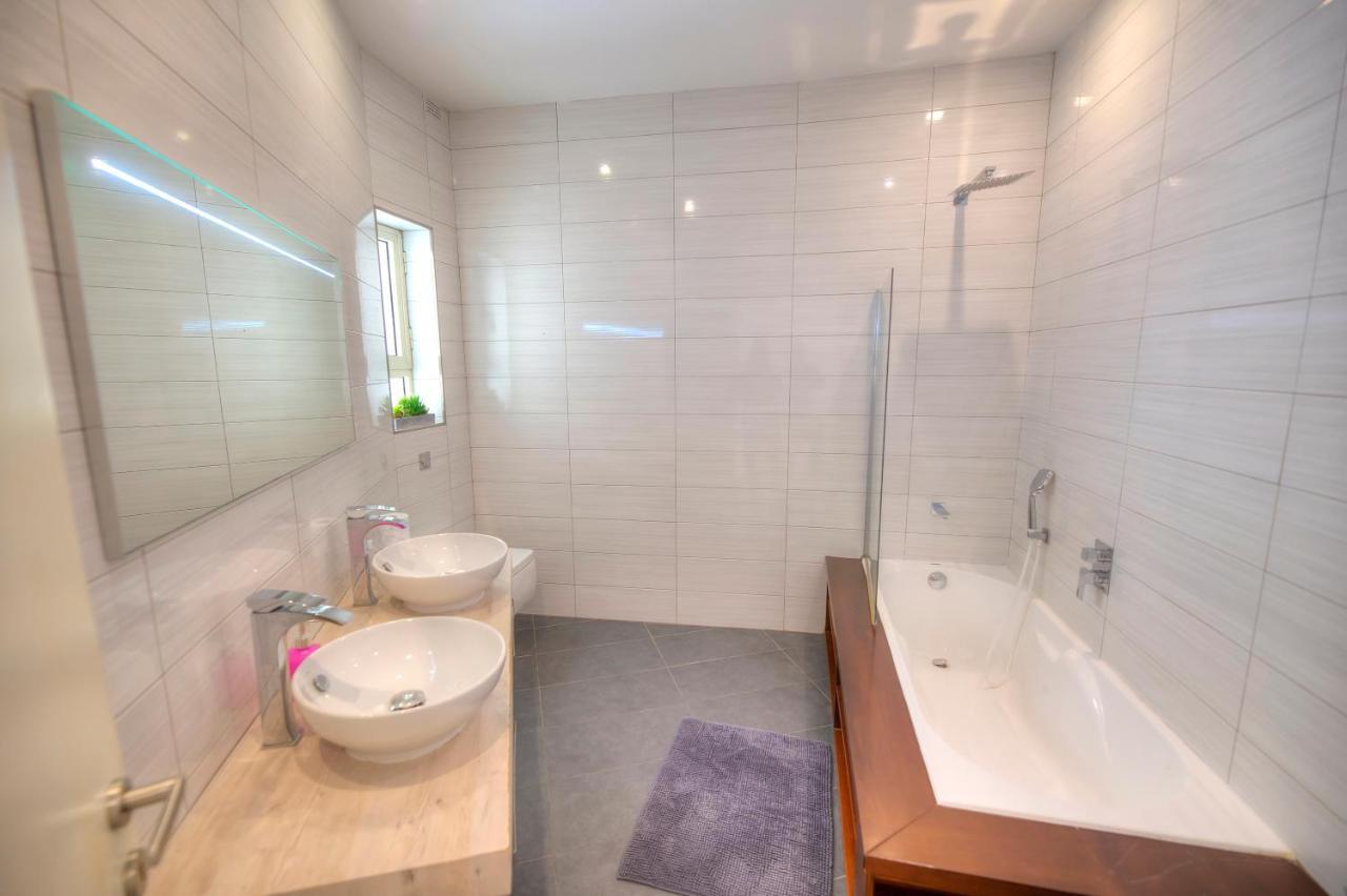 Spacious 4 Bedrooms With Sea View Balcony Goslm-3 Sliema Kültér fotó
